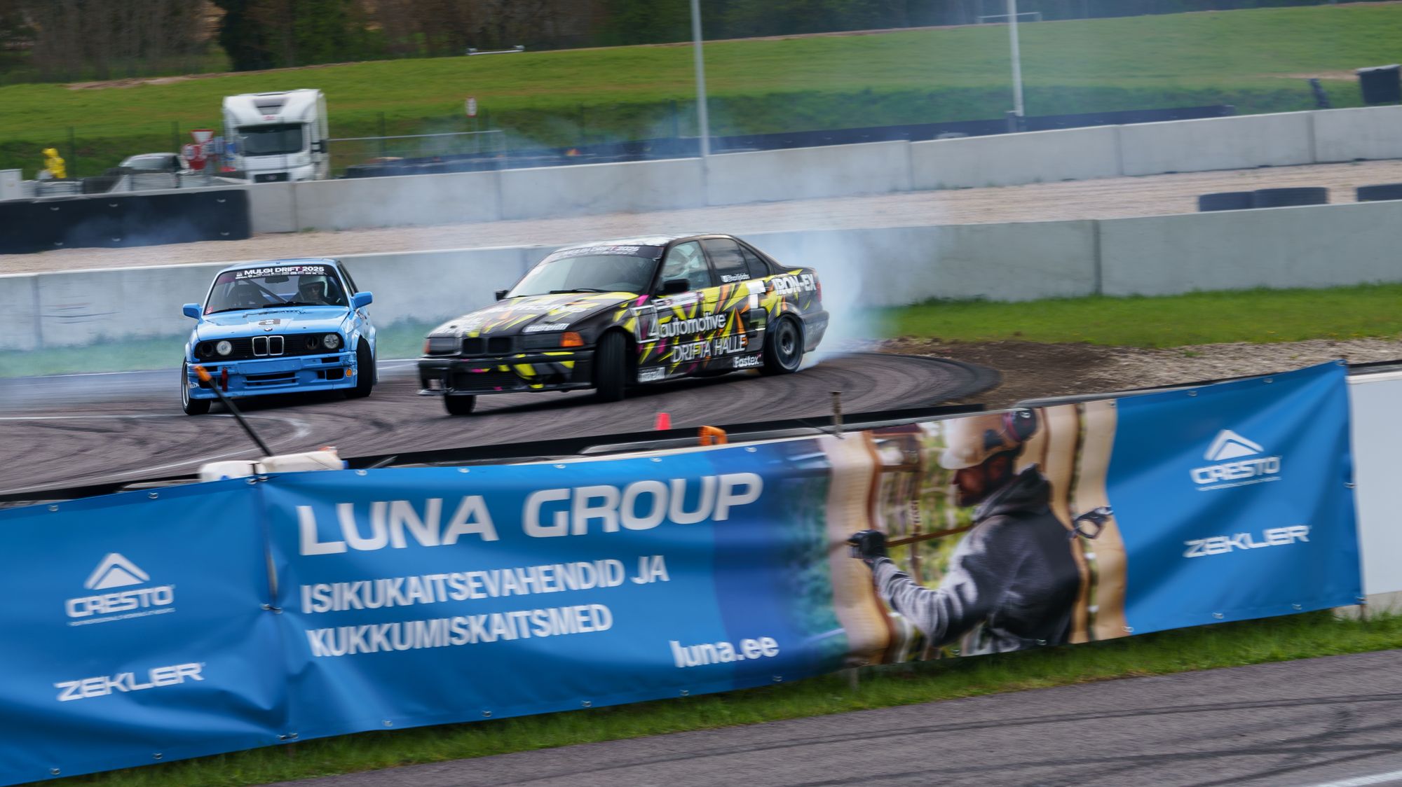 Eesti ja Baltikumi driftivõistluste hooaeg sai ametliku avapaugu reedel, 2. mail Raassilla Mootorispordikeskuses, kui toimus Mulgi Drifti esimene võistluspäev. 